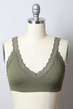 Load image into Gallery viewer, Lace Trim Padded Bralette