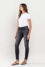 Load image into Gallery viewer, Lovervet Raw Hem Cropped Skinny Jeans