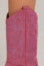 Load image into Gallery viewer, Beast Fashion Rhinestone Detail Point Toe Boots