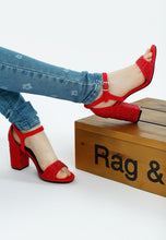 Load image into Gallery viewer, Navoli Rhinestones Embellished Sandals