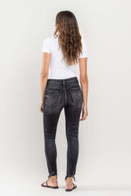 Load image into Gallery viewer, Lovervet Raw Hem Cropped Skinny Jeans