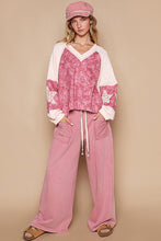 Load image into Gallery viewer, POL Lace Detail Floral Pattern V Neck Top