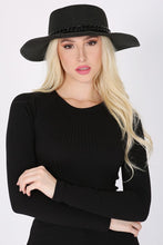 Load image into Gallery viewer, Summer Straw Flat Top Hat with Acrylic Chain