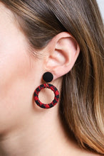 Load image into Gallery viewer, Go Getter Houndstooth Earrings