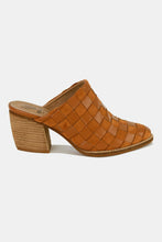 Load image into Gallery viewer, Beast Fashion Woven Checkerboard Block Heel Mule Shoes