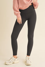 Load image into Gallery viewer, Yelete Full Size Fleece Lined High Waisted Leggings
