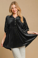Load image into Gallery viewer, Umgee Pearl Detail Half Sleeve Velvet Babydoll Blouse