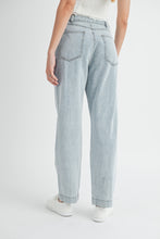 Load image into Gallery viewer, MABLE Pleated Front Detail Straight Jeans
