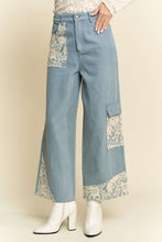 Load image into Gallery viewer, Davi & Dani Lace Applique Wide Leg Jeans