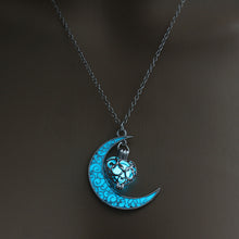 Load image into Gallery viewer, Glowing Pendant Silver Plated Chain Necklaces