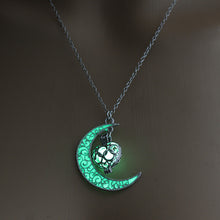 Load image into Gallery viewer, Glowing Pendant Silver Plated Chain Necklaces