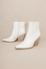 Load image into Gallery viewer, D-SONIA-Western, Ankle Boot