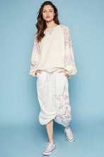 Load image into Gallery viewer, POL Round Neck Balloon Floral Long Sleeve Top
