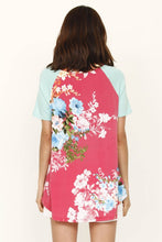 Load image into Gallery viewer, Raglan Sleeve Floral Tunic Top
