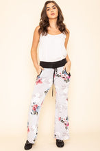 Load image into Gallery viewer, Plus Floral Drawstring Pants
