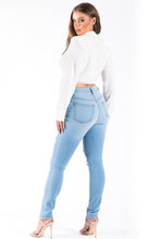 Load image into Gallery viewer, Kylie Skinny Jeans in Light Wash
