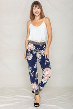 Load image into Gallery viewer, Plus Rose Print Ruched Jogger
