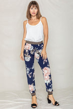 Load image into Gallery viewer, Plus Rose Print Ruched Jogger
