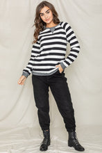 Load image into Gallery viewer, Plus Stripe V- Stich Tunic
