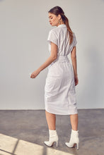 Load image into Gallery viewer, Collar Button Front Tie Dress
