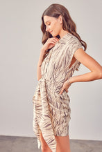 Load image into Gallery viewer, Printed Front Tie Dress
