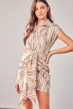 Load image into Gallery viewer, Printed Front Tie Dress
