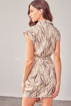 Load image into Gallery viewer, Printed Front Tie Dress
