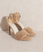 Load image into Gallery viewer, OASIS SOCIETY Hadley - Feather Heels
