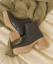 Load image into Gallery viewer, OASIS SOCIETY Aubrey - Platform Paneled Boots
