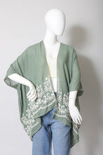 Load image into Gallery viewer, Floral Embroidered Stitch Kimono
