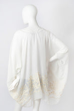 Load image into Gallery viewer, Floral Embroidered Stitch Kimono
