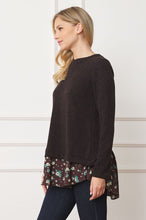 Load image into Gallery viewer, Layered Floral Tulip Hem Back Accent Top
