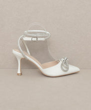 Load image into Gallery viewer, OASIS SOCIETY Chelsea - Bow Front Kitten Heel
