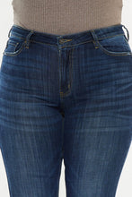 Load image into Gallery viewer, Plus Petite Dark Wash Mid Rise Flare Jeans
