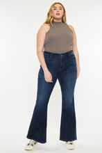 Load image into Gallery viewer, Plus Petite Dark Wash Mid Rise Flare Jeans
