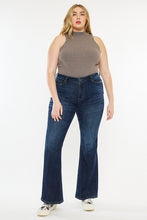 Load image into Gallery viewer, Plus Petite Dark Wash Mid Rise Flare Jeans
