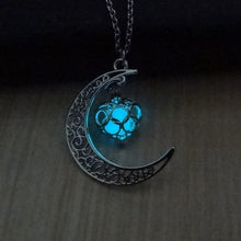 Load image into Gallery viewer, Glowing Pendant Silver Plated Chain Necklaces

