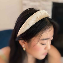 Load image into Gallery viewer, Silky Velvet Pearl Headband
