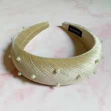 Load image into Gallery viewer, Silky Velvet Pearl Headband
