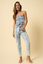 Load image into Gallery viewer, High Rise Slim Tapered Jeans
