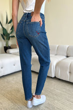 Load image into Gallery viewer, Judy Blue Plus Size Queen Of Hearts Coin Pocket BF Jeans
