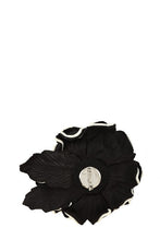 Load image into Gallery viewer, Flower Charm Accent Chain Belt
