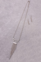 Load image into Gallery viewer, METAL TASSEL DROP NECKLACE
