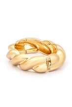 Load image into Gallery viewer, Scallop Textured Polished Hinged Bangle
