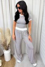 Load image into Gallery viewer, Contrast Trim Round Neck Top and Pants Set
