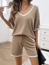 Load image into Gallery viewer, Contrast Trim V-Neck Top and Shorts Set
