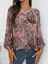 Load image into Gallery viewer, Lace Detail Printed V-Neck Blouse
