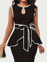 Load image into Gallery viewer, Plus Size Cutout Contrast Sleeveless Dress
