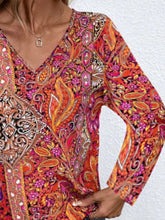 Load image into Gallery viewer, Printed V-Neck Long Sleeve Blouse
