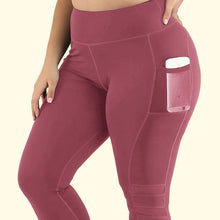 Load image into Gallery viewer, 4 Colors - Womens Plus Size - Cropped Legging Yoga Pants - Capri Leggins Ti Amo I love you
